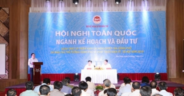 Phó Thủ tướng Vương Đình Huệ: “Ai không làm được việc thì thay!” Phó Thủ tướng Vương Đình Huệ: “Ai không làm được việc thì thay!”