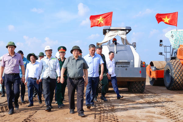 Lần thứ 8, Thủ tướng kiểm tra công trường dự án cao tốc Cần Thơ – Cà Mau Lần thứ 8, Thủ tướng kiểm tra công trường dự án cao tốc Cần Thơ – Cà Mau