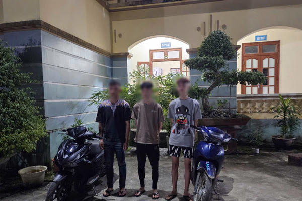 Hà Giang: Xử lý nhóm thanh niên không đội mũ bảo hiểm, bốc đầu trên quốc lộ 2