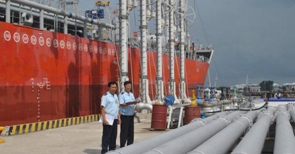 Slide - Điểm tin thị trường: TP HCM lập kỷ lục không nhập khẩu xăng trong nửa đầu năm 2019