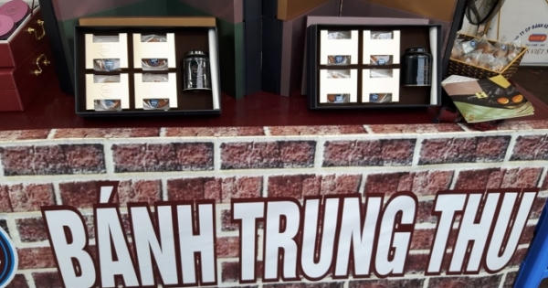 Tung mọi chiêu khuyến mại, bánh Trung thu đẹp lung linh vẫn ế “sưng”?