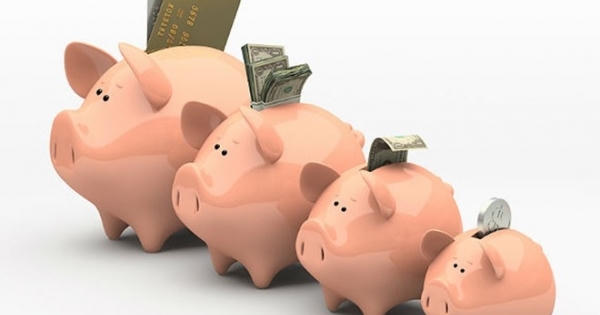 Người dân đau đầu vì không biết nên giữ USD hay VND?