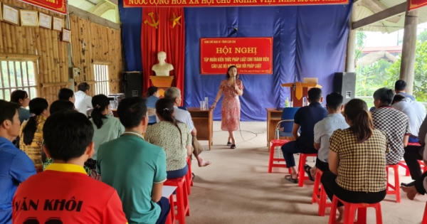 Lào cai: Tập huấn kiến thức pháp luật cho thành viên Câu lạc bộ Nông dân với pháp luật Lào cai: Tập huấn kiến thức pháp luật cho thành viên Câu lạc bộ Nông dân với pháp luật
