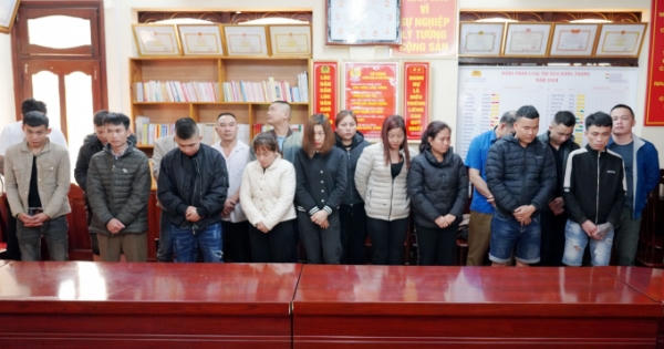 Hà Giang: Bắt quả tang 16 con bạc đang sát phạt nhau trên chiếu