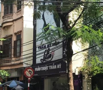 Khách hàng bức xúc “tố” Thẩm mỹ viện Lilia cắt mỡ mí mắt bị hỏng?