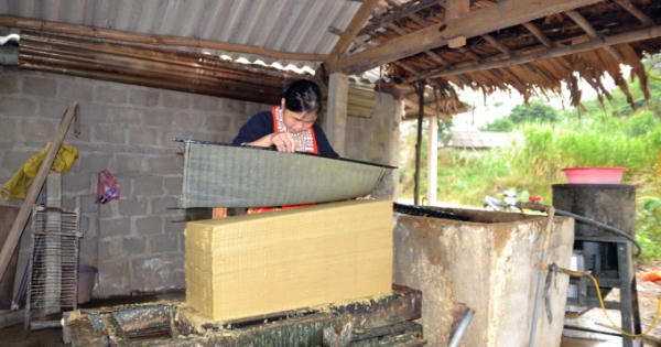 Ngôi làng hàng trăm năm lưu giữ nghề truyền thống giấy Bản