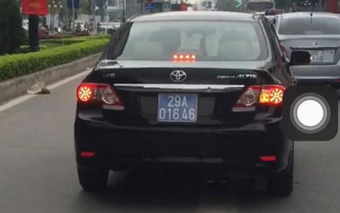 Chỉ đạo giải quyết vụ xe biển xanh chạy vào làn đường buýt nhanh