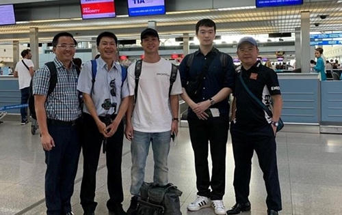 Công Phượng lặng lẽ sang Bỉ kiểm tra y tế