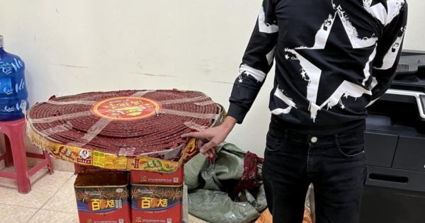 Quảng Ninh: Bắt quả tang đối tượng tàng trữ, vận chuyển 24kg pháo nổ trái phép