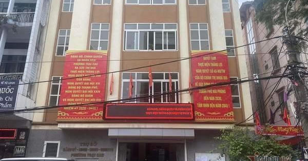 Đòi 1,5 triệu mới cho F0 đi viện: Trạm trưởng y tế mang tiền xuống trả dân