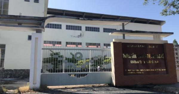 Thị ủy Long Mỹ yêu cầu xem xét công trình "chục tỷ" chưa sử dụng đã xuống cấp nghiêm trọng Thị ủy Long Mỹ yêu cầu xem xét công trình "chục tỷ" chưa sử dụng đã xuống cấp nghiêm trọng