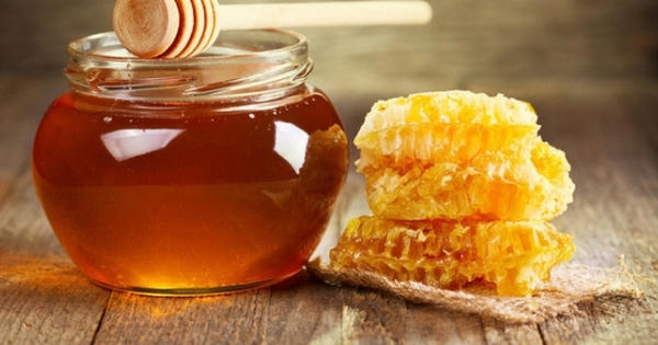 Muốn biết mật ong thật hay giả, chỉ cần thử 5 cách sau