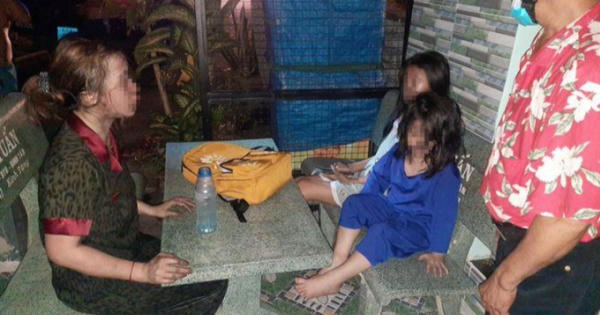 Cảnh sát phá cửa cứu 3 mẹ con bị mắc kẹt trong đám cháy lúc rạng sáng