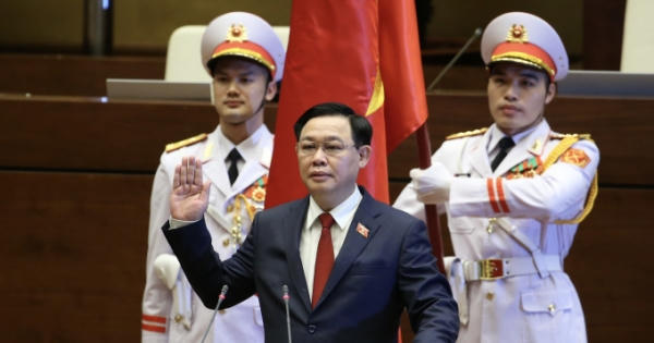 Đồng chí Vương Đình Huệ được bầu làm Chủ tịch Quốc hội