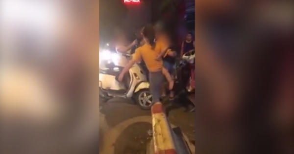 "Sống chung với mẹ chồng" phiên bản đời thực: Con dâu cãi vã, rút dép ném mẹ chồng