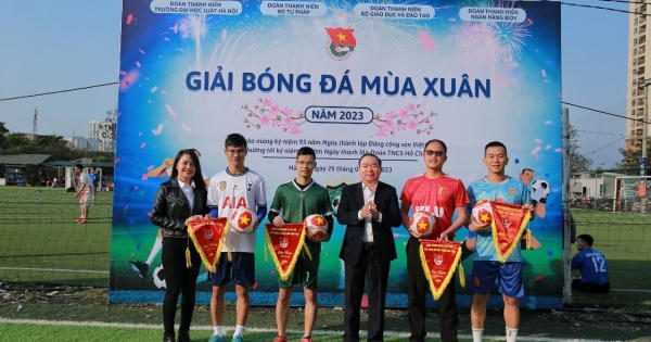 Khởi tranh Giải bóng đá "Mùa Xuân năm 2023"