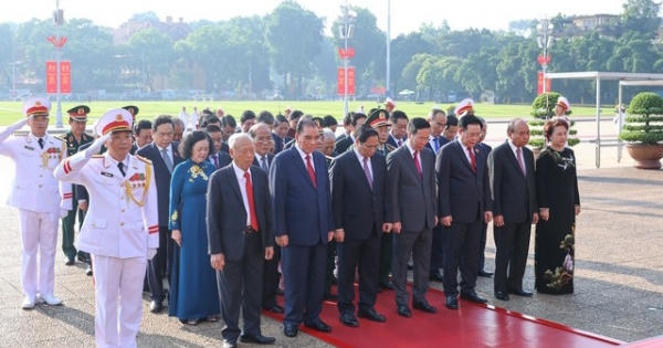Lãnh đạo Đảng, Nhà nước vào Lăng viếng Chủ tịch Hồ Chí Minh nhân dịp Quốc khánh