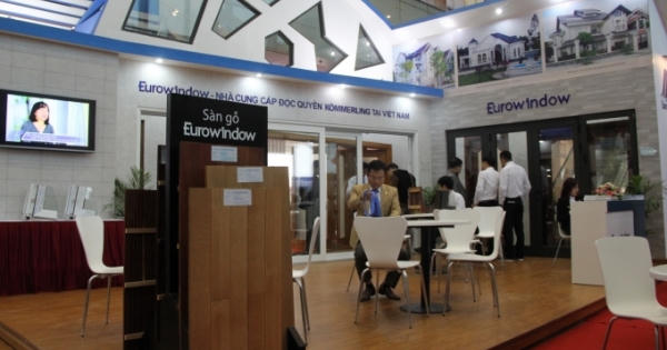 Triển lãm Vietbuild 2016: Khách hàng ấn tượng với sản phẩm mới của Eurowindow