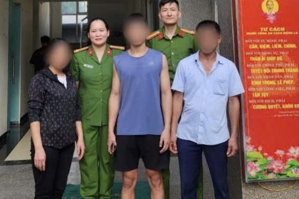 Giải cứu nam sinh ở Hà Nội bị thao túng tâm lý, đang tìm cách bắt xe sang Campuchia