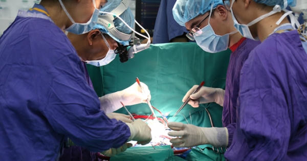 Ngành y tế đổi mới mạnh mẽ, toàn diện để phục vụ người dân tốt hơn Ngành y tế đổi mới mạnh mẽ, toàn diện để phục vụ người dân tốt hơn