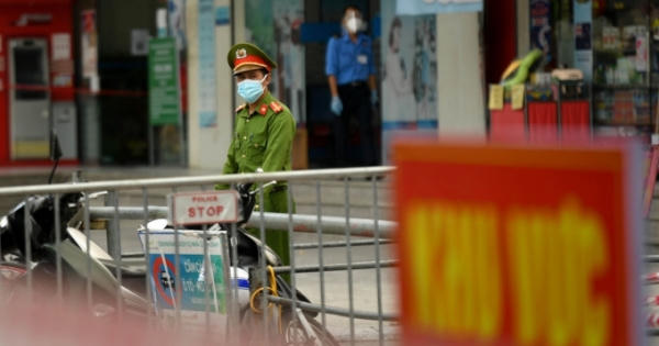 Người đàn ông ở Thường Tín ho, sốt đi khám phát hiện dương tính Covid-19