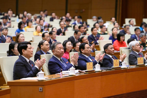 Quốc hội bàn việc rút ngắn nhiệm kỳ để kịp thời kiện toàn nhân sự cấp cao