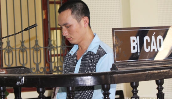 Bóc lịch 6 năm vì đánh trọng thương vợ trên rẫy rồi bỏ về