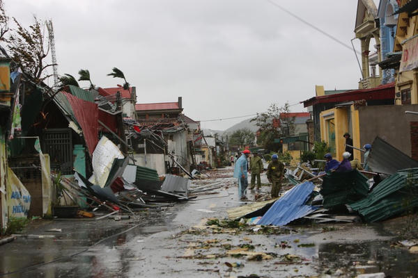 Bộ Y tế yêu cầu cơ sở y tế dồn lực cấp cứu, điều trị người gặp nạn do bão số 10