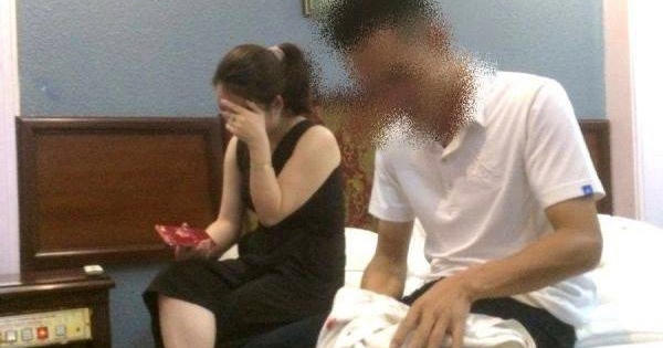 Chồng bắt quả tang vợ là cô giáo Mầm non trong nhà nghỉ với chiến sỹ CSGT