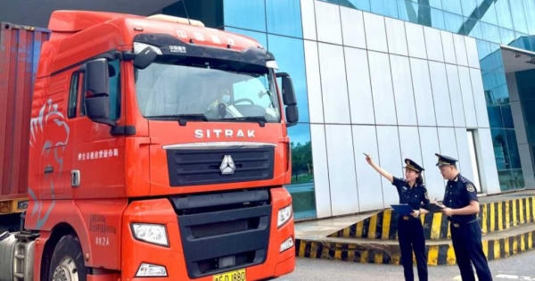 Hải quan cửa khẩu Móng Cái thu ngân sách hơn 1.650 tỷ