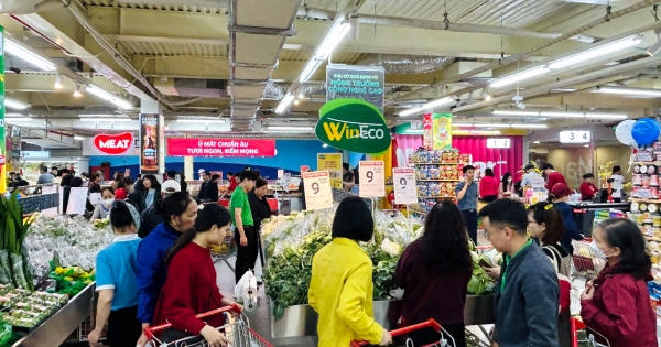 WinMart Lê Đức Thọ được “thay áo” phục vụ mùa mua sắm Tết sôi động WinMart Lê Đức Thọ được “thay áo” phục vụ mùa mua sắm Tết sôi động