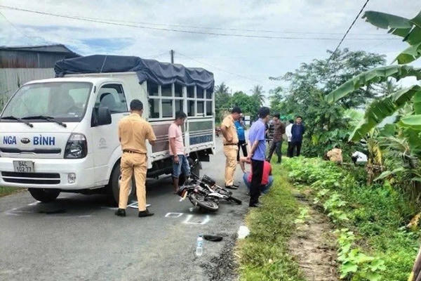 Tài xế gây tai nạn làm nữ sinh 14 tuổi ở Vĩnh Long tử vong có thể đối mặt với mức án nào? Tài xế gây tai nạn làm nữ sinh 14 tuổi ở Vĩnh Long tử vong có thể đối mặt với mức án nào?