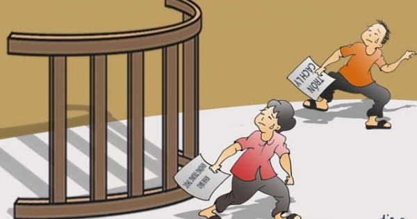 Hành động của họ là “tiếp tay”, “nối giáo cho giặc”!
