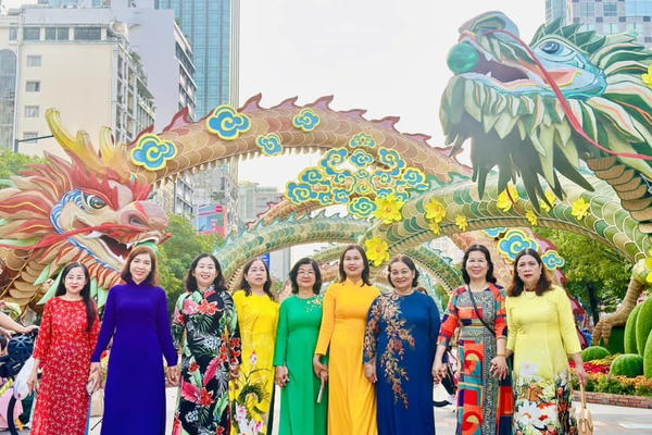 TP.HCM: Mặc áo dài, miễn phí vé tham quan TP.HCM: Mặc áo dài, miễn phí vé tham quan