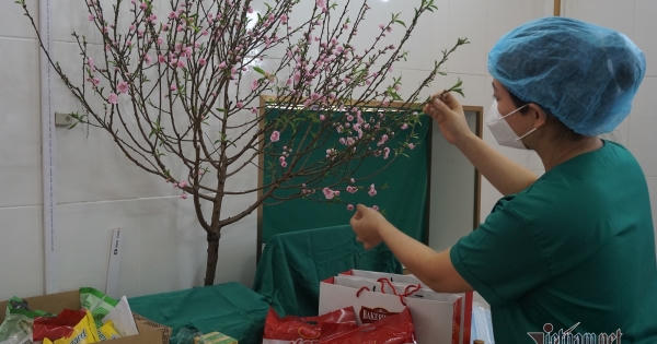 Đêm giao thừa đặc biệt tại nơi điều trị gần 200 ca Covid-19 ở Hải Dương