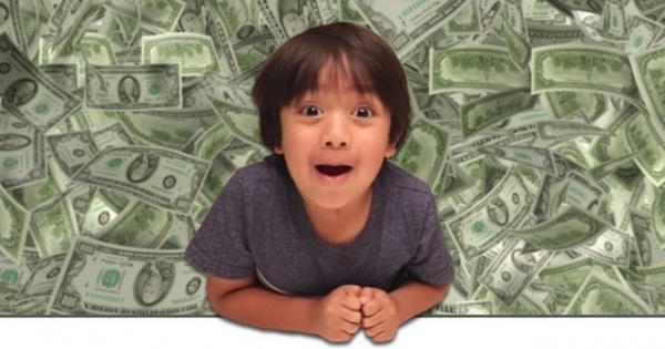 Cậu bé 6 tuổi kiếm 256 tỷ đồng/năm, mở thương hiệu đồ chơi của riêng mình Cậu bé 6 tuổi kiếm 256 tỷ đồng/năm, mở thương hiệu đồ chơi của riêng mình
