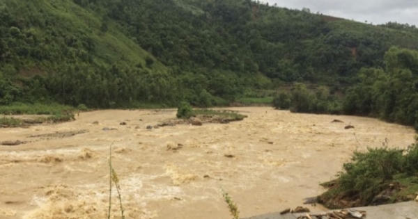 Mưa lũ khiến 2 công nhân đào vàng tử vong và 4 người bị thương nặng