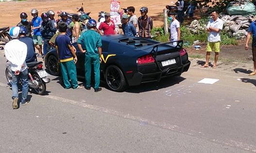 Siêu xe Lamborghini độc nhất Việt Nam tông người đi bộ chết thảm