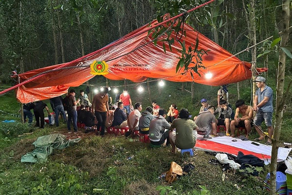 Triệt phá, bắt giữ hàng chục đối tượng đánh bạc trong rừng keo tại Đà Nẵng
