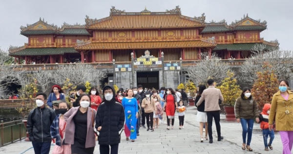 Gọi đến đâu khi đi du lịch bị “chặt chém”?