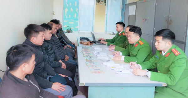 Quảng Ninh: Bắt quả tang 7 đối tượng đánh bạc, thu giữ số tiền trên 200 triệu đồng