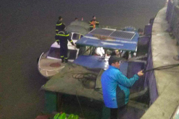 Hải Phòng: Nữ sinh THPT để lại áo đồng phục rồi nhảy cầu tự tử