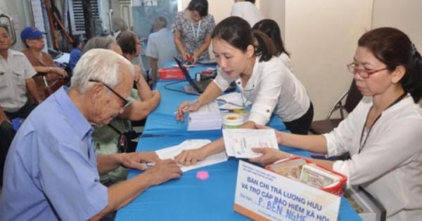 Từ năm 2022: Điều chỉnh mức trợ cấp hàng tháng cho cán bộ già yếu đã nghỉ việc