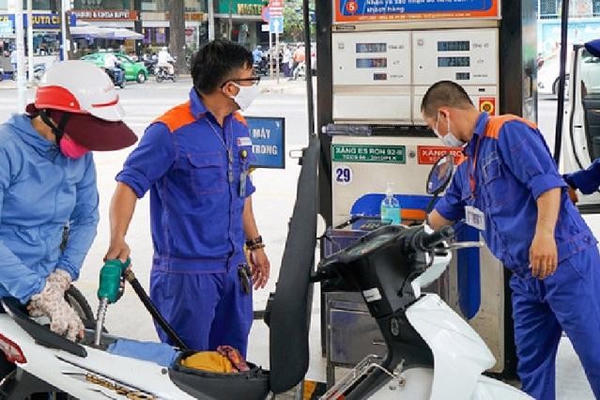 Xăng, dầu đồng loạt tăng giá từ chiều ngày 16/1
