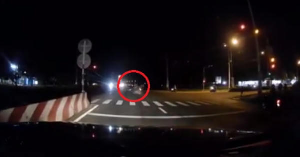 Nam thanh niên vượt đèn đỏ với tốc độ 'bàn thờ' đã ra gây tai nạn nghiêm trọng