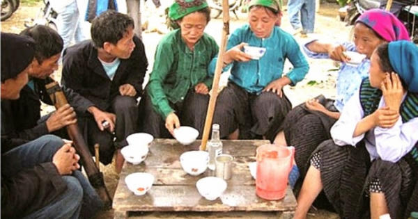 Đói nghèo chui ra từ 'chén rượu'