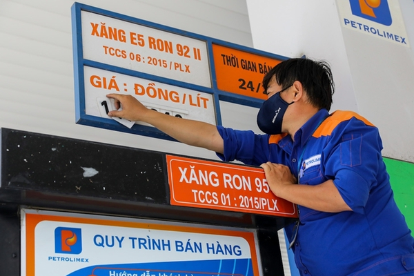 Giá xăng dầu đồng loạt được điều chỉnh tăng