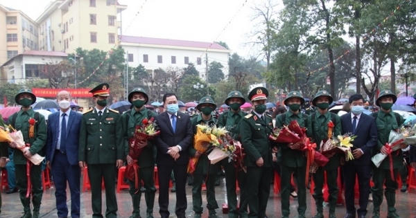 Thanh niên xứ Lạng hăng hái lên đường nhập ngũ