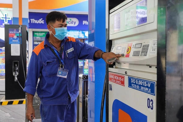 Bắt buộc ứng dụng số hóa trong kinh doanh xăng dầu trước 30/4/2025