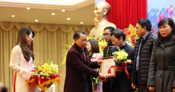 Báo PLVN triển khai đề án "Chung tay xóa nghèo pháp luật"